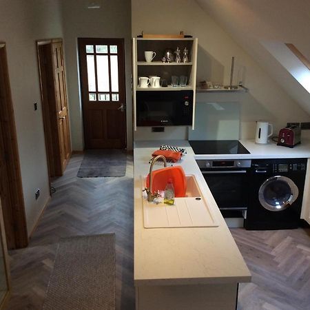 2 Bedroom Furnished Apartment In A Rural Position Стоун Екстериор снимка