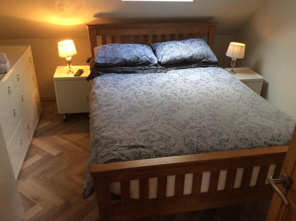 2 Bedroom Furnished Apartment In A Rural Position Стоун Екстериор снимка