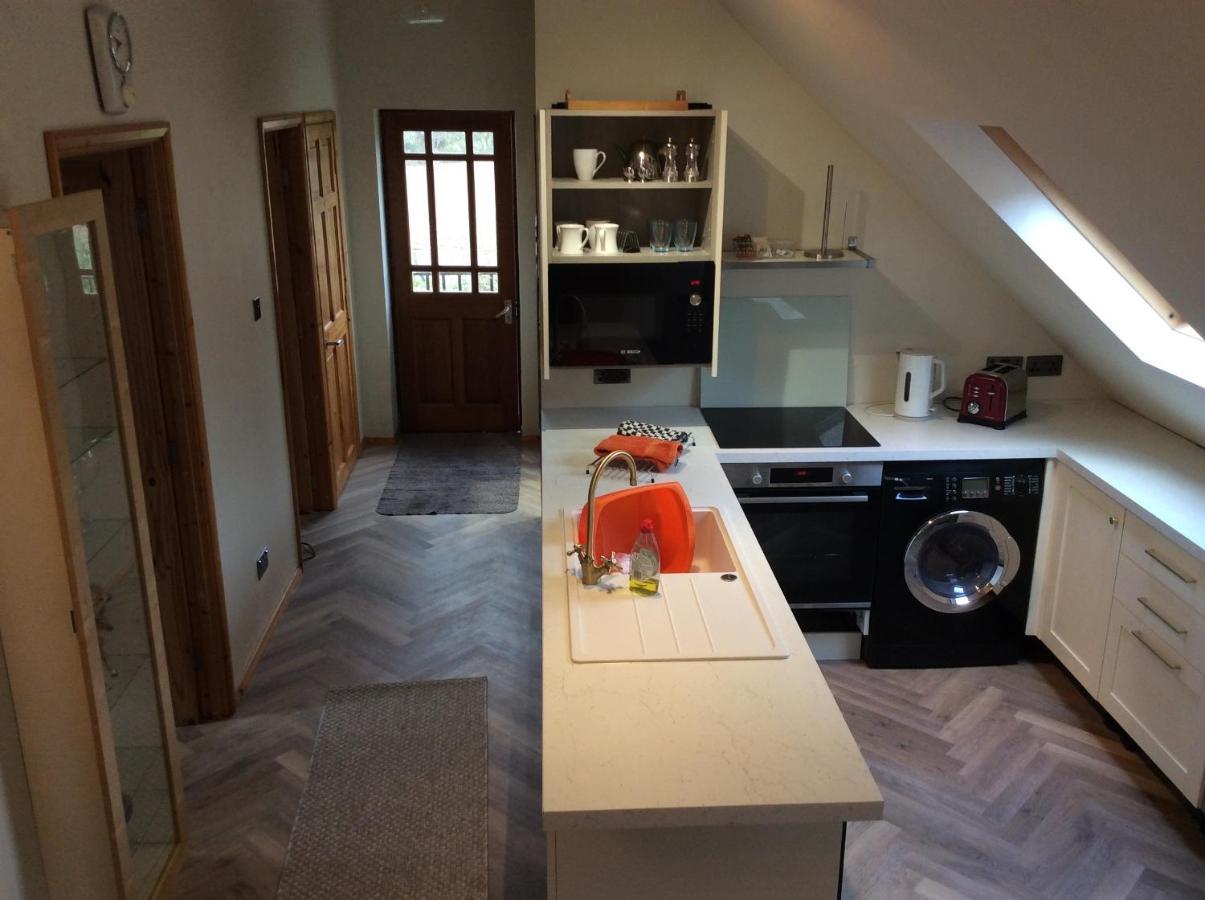 2 Bedroom Furnished Apartment In A Rural Position Стоун Екстериор снимка