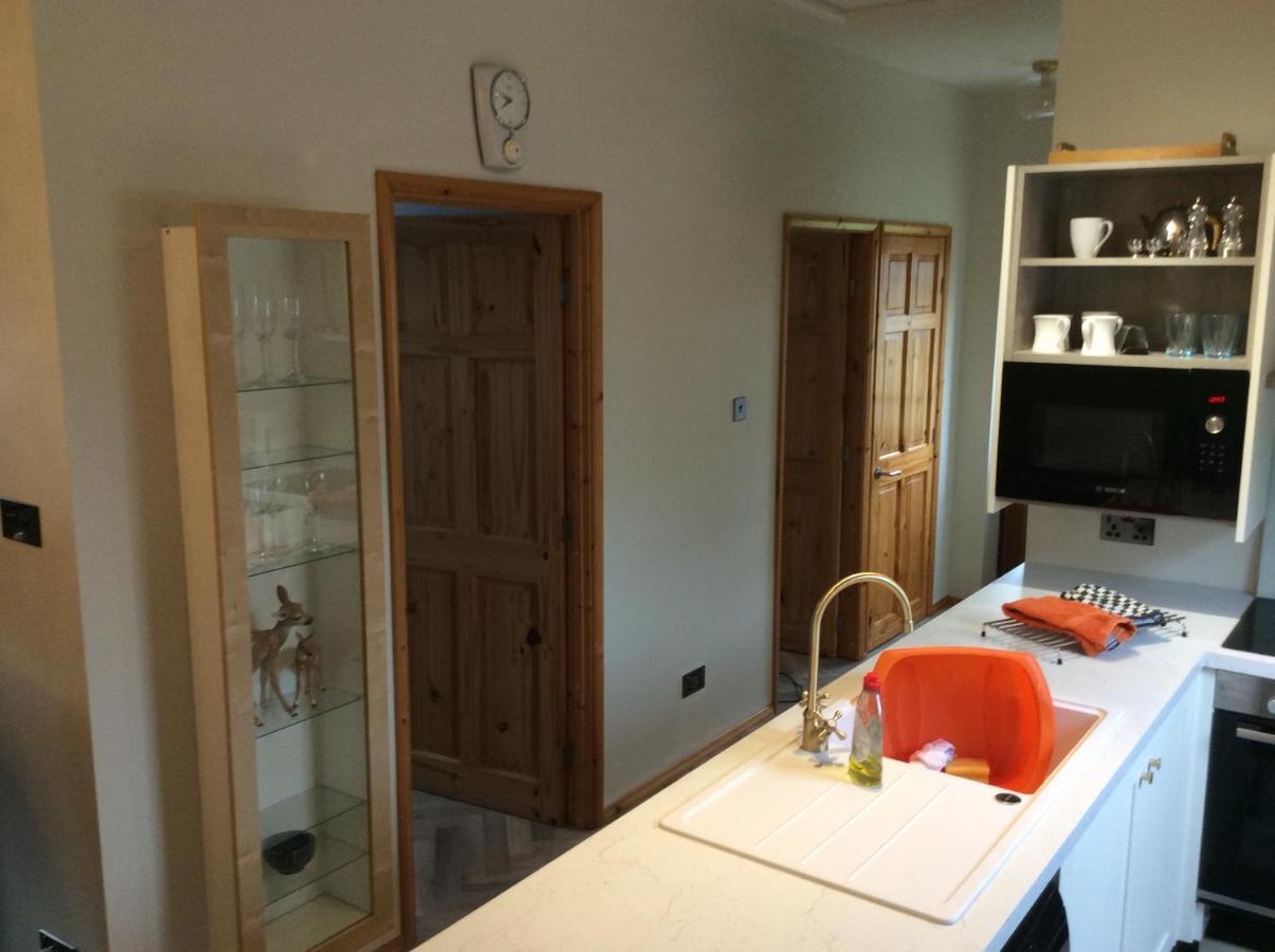 2 Bedroom Furnished Apartment In A Rural Position Стоун Екстериор снимка